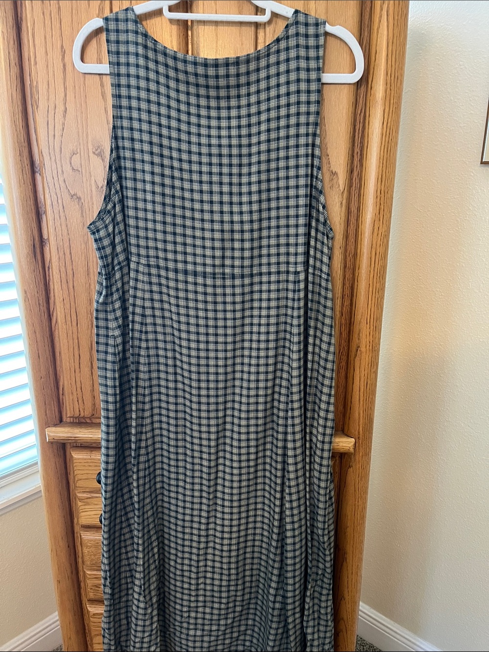 Eddie Bauer Checkered Maxi Penifore in Green and light Green! - Picture 3 of 8